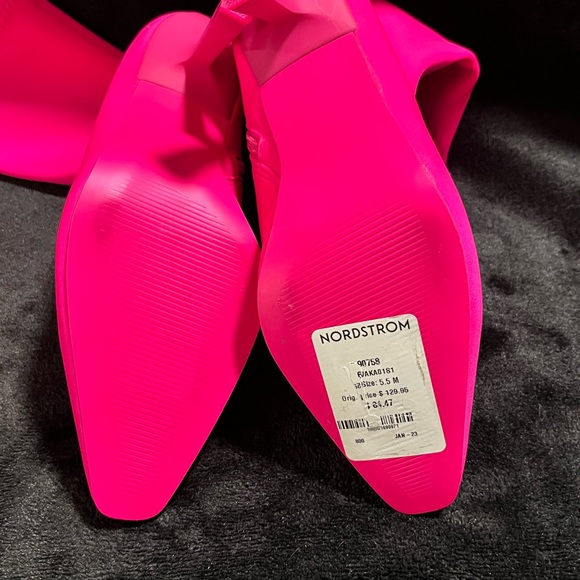 STEVE MADDEN Pink Vakay Sock Bootie - Picture 5 of 9